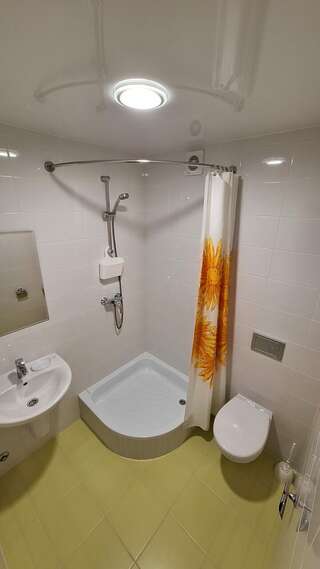 Гостевой дом Kiparizzz Лазаревское Двухместный номер Делюкс с 1 кроватью или 2 отдельными кроватями, вид на море-8